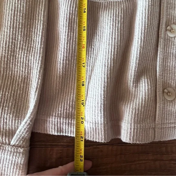 Francesca’s blue rain Cream size small cropped button up shirt/jacket - Picture 5 of 5